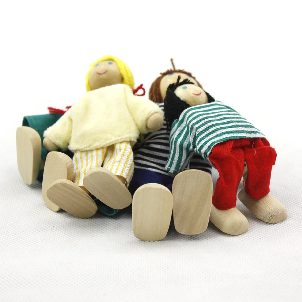 Small Wooden Toys Set Dressed Family Dolls (8) W583
