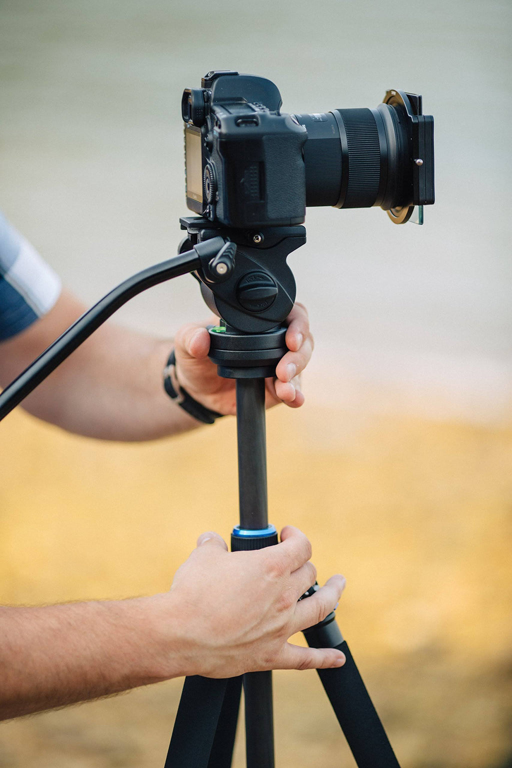 65x22 Carbon Fiber Tripod with Video Fluid Head L44482