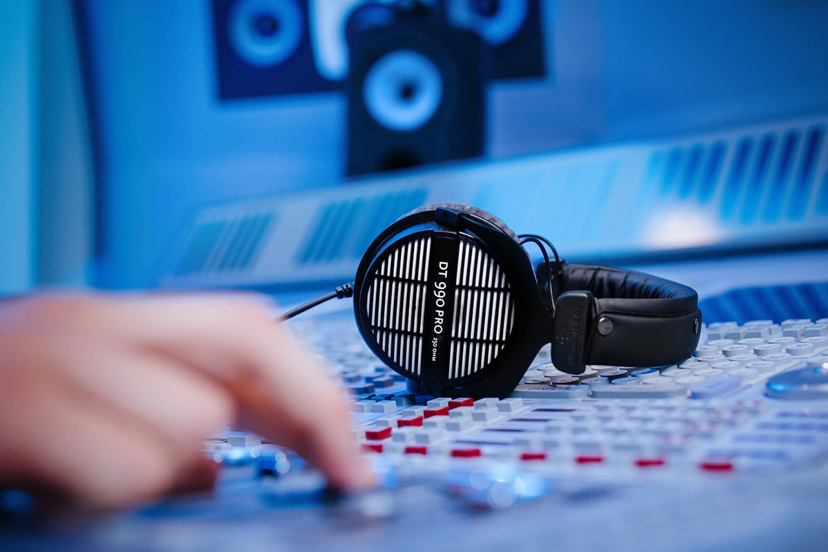 DT 990 Pro Studio Headphones G106776