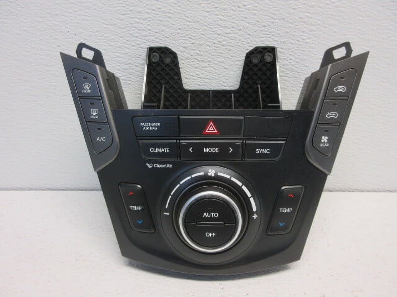 Pre-Owned Hyundai Santa Fe Heat A/C Temperature Control Unit H340
