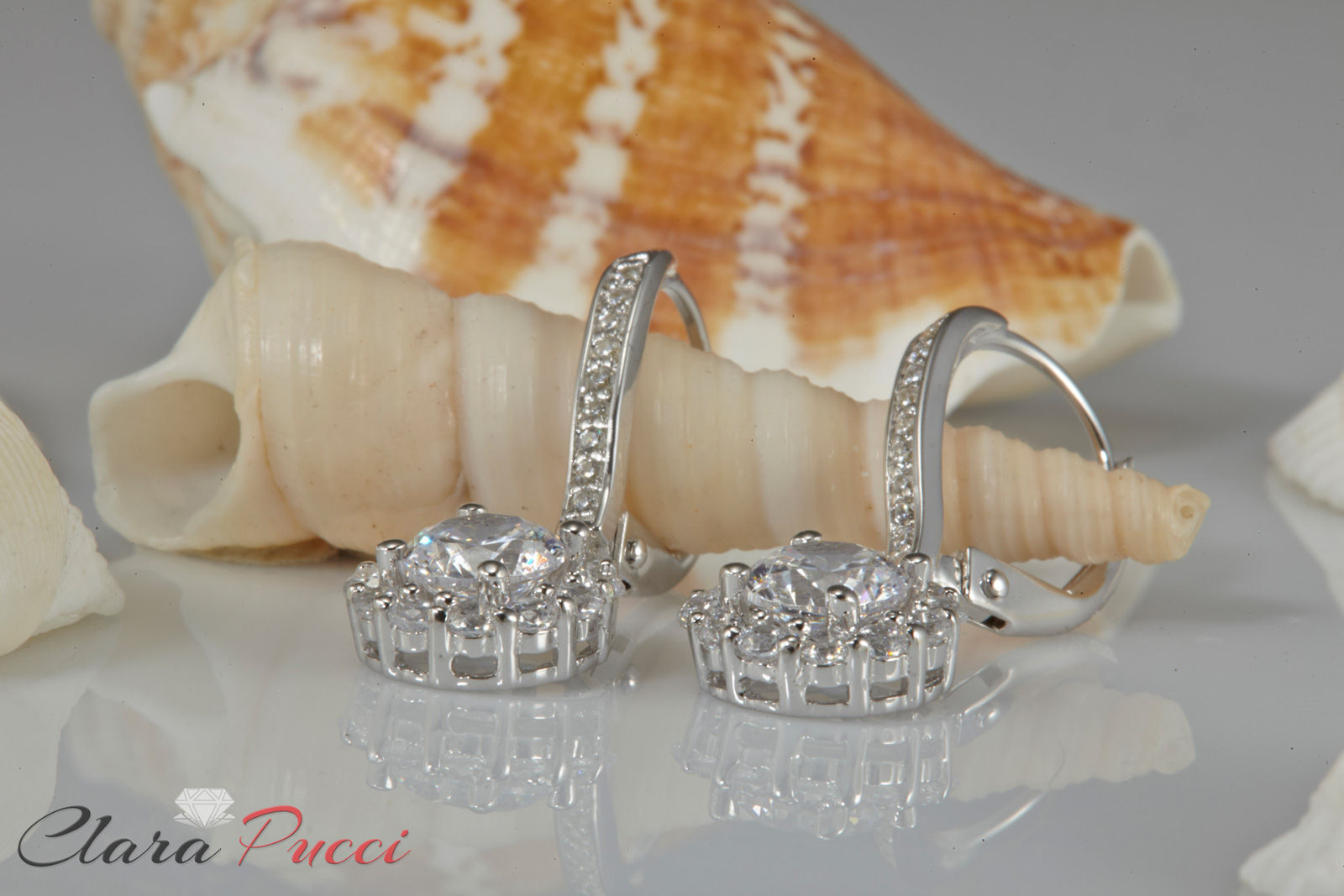 18K White Gold Diamond Drop Dangle Earrings D468032