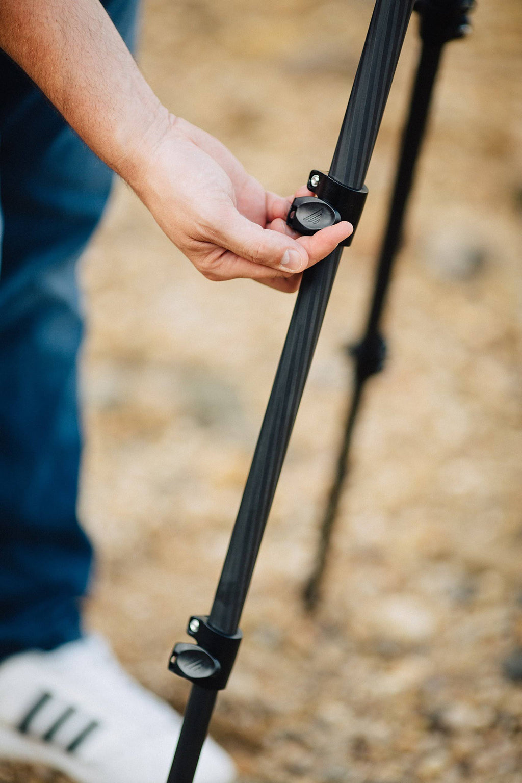 65x22 Carbon Fiber Tripod with Video Fluid Head L44482