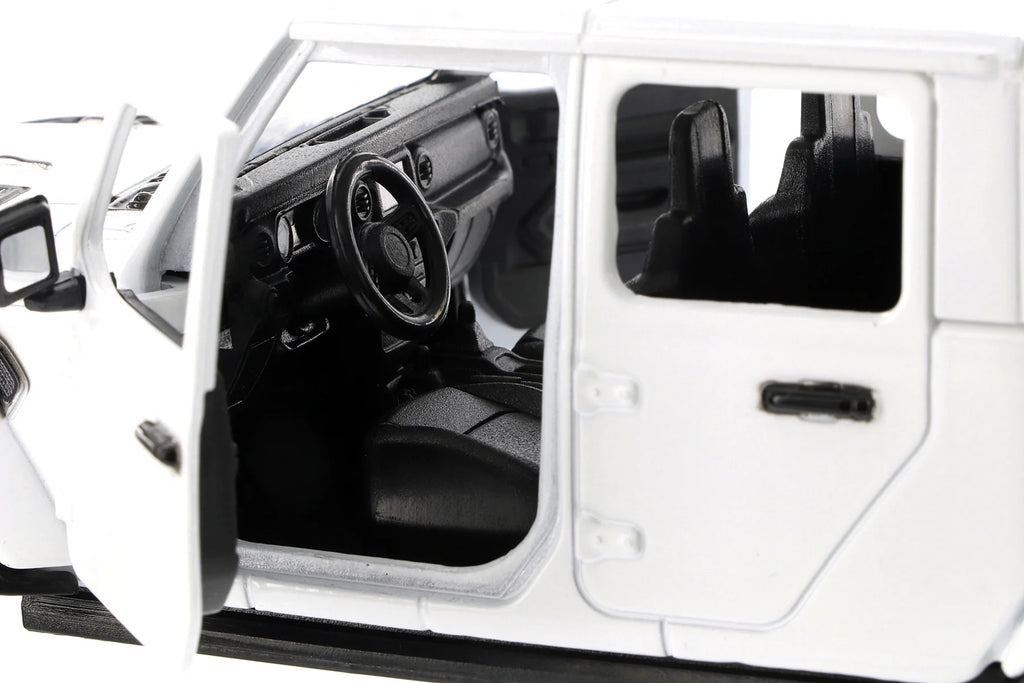 White Jeep Gladiator Pickup Truck Diecast Model Car I1837