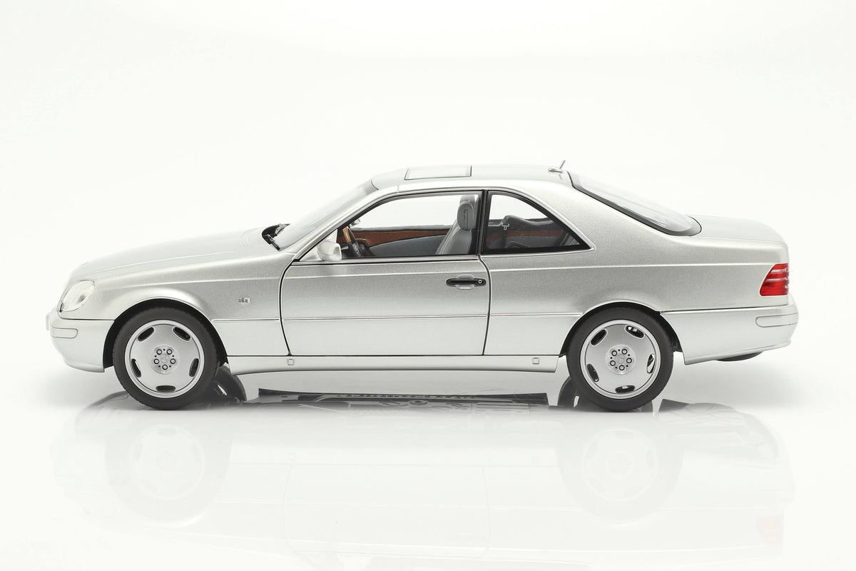 Metallic Silver 1/18 Diecast Model Car T515