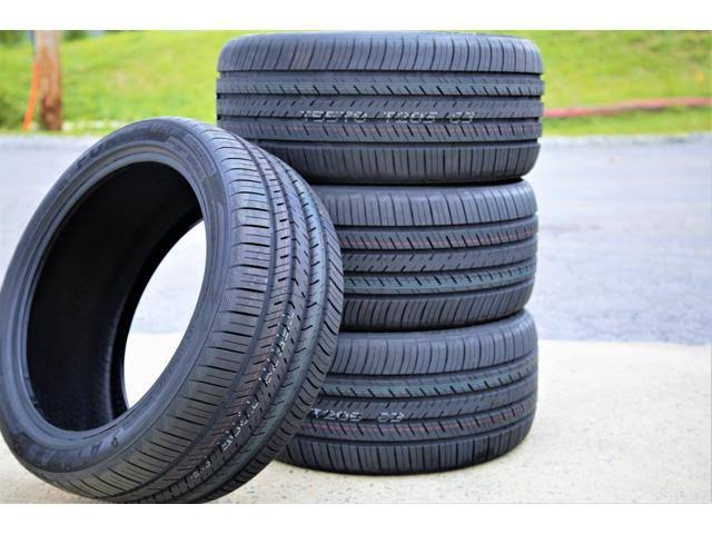 285/45R19 111W XL High Performance All Season Tire A29378