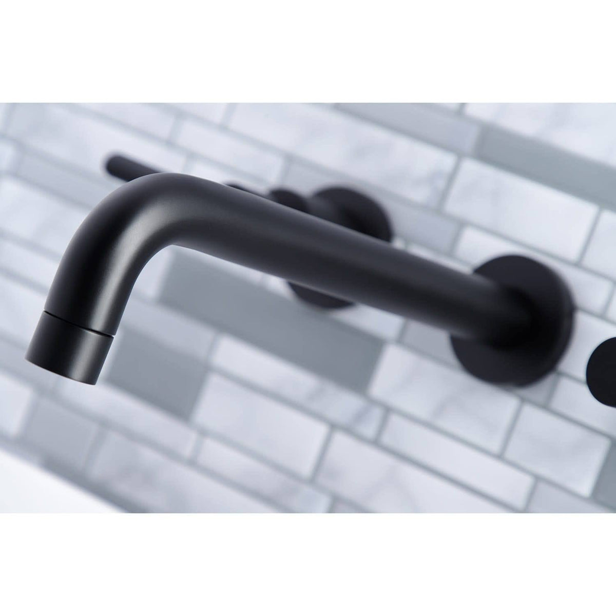 Polished Brass Wall Mount Roman Tub Faucet L77718