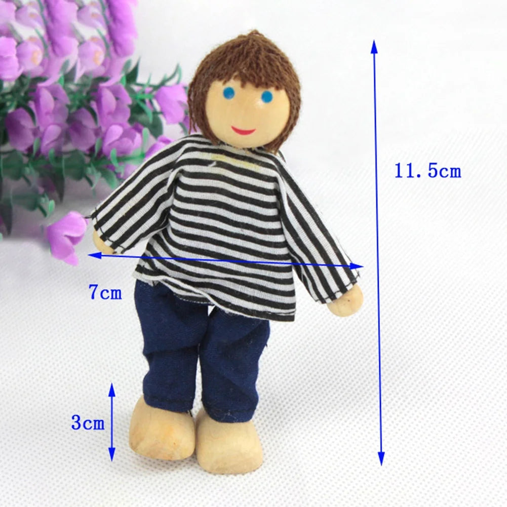 Small Wooden Toys Set Dressed Family Dolls (8) W583
